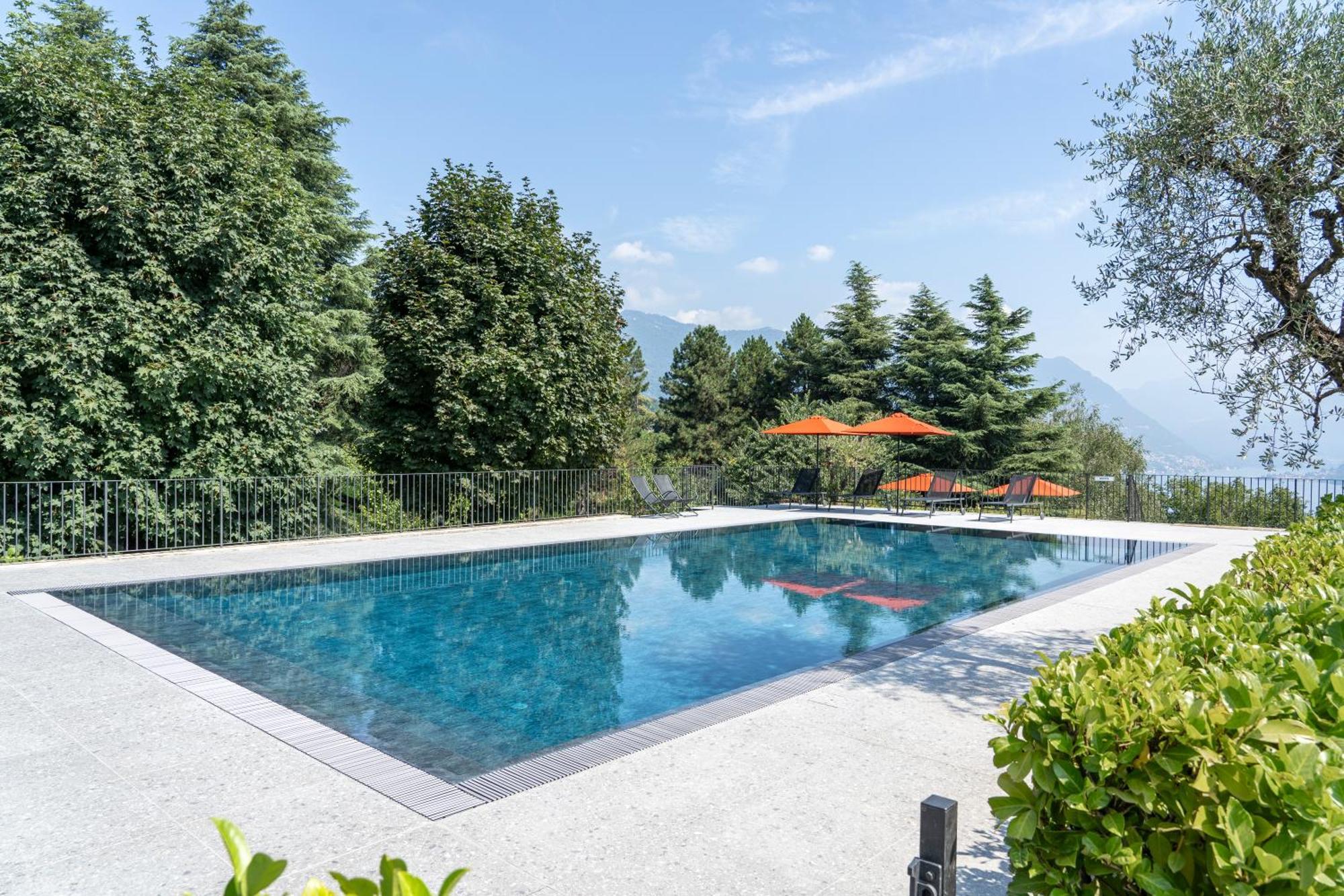 Alex'S Luxury Lake View Apt Pool And Tennis Como Eksteriør bilde