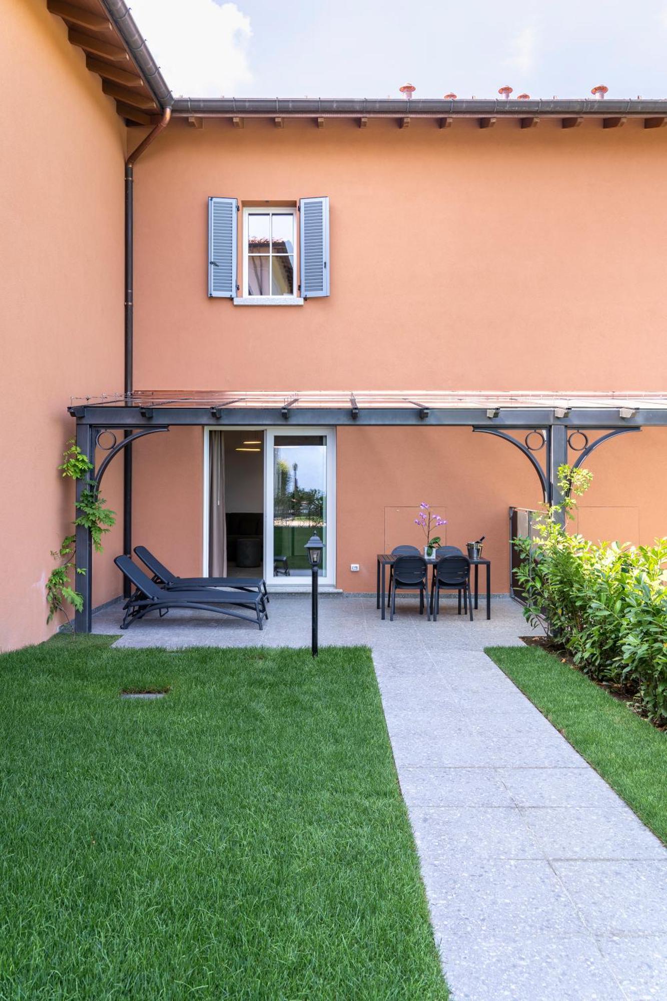 Alex'S Luxury Lake View Apt Pool And Tennis Como Eksteriør bilde