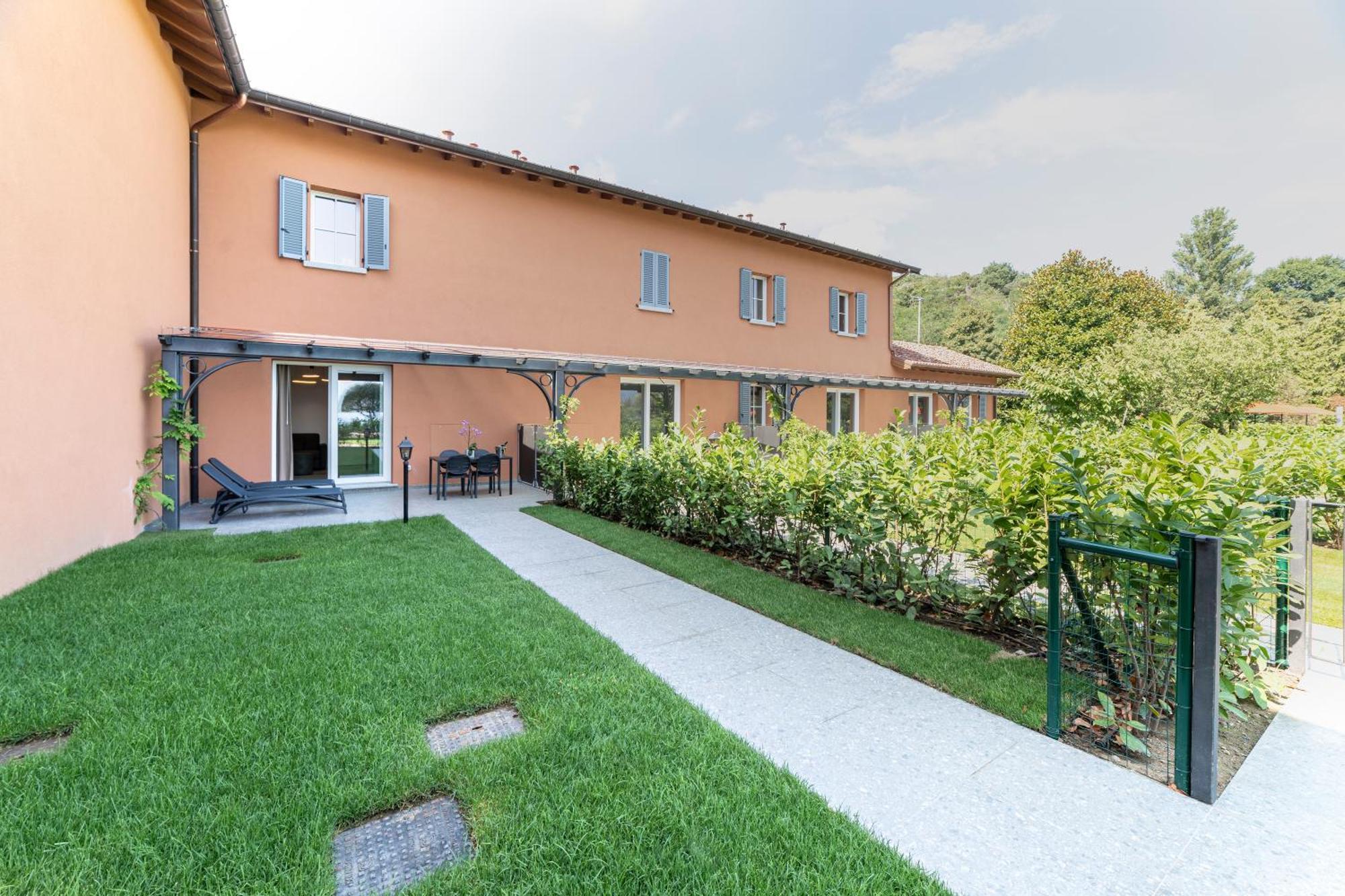 Alex'S Luxury Lake View Apt Pool And Tennis Como Eksteriør bilde