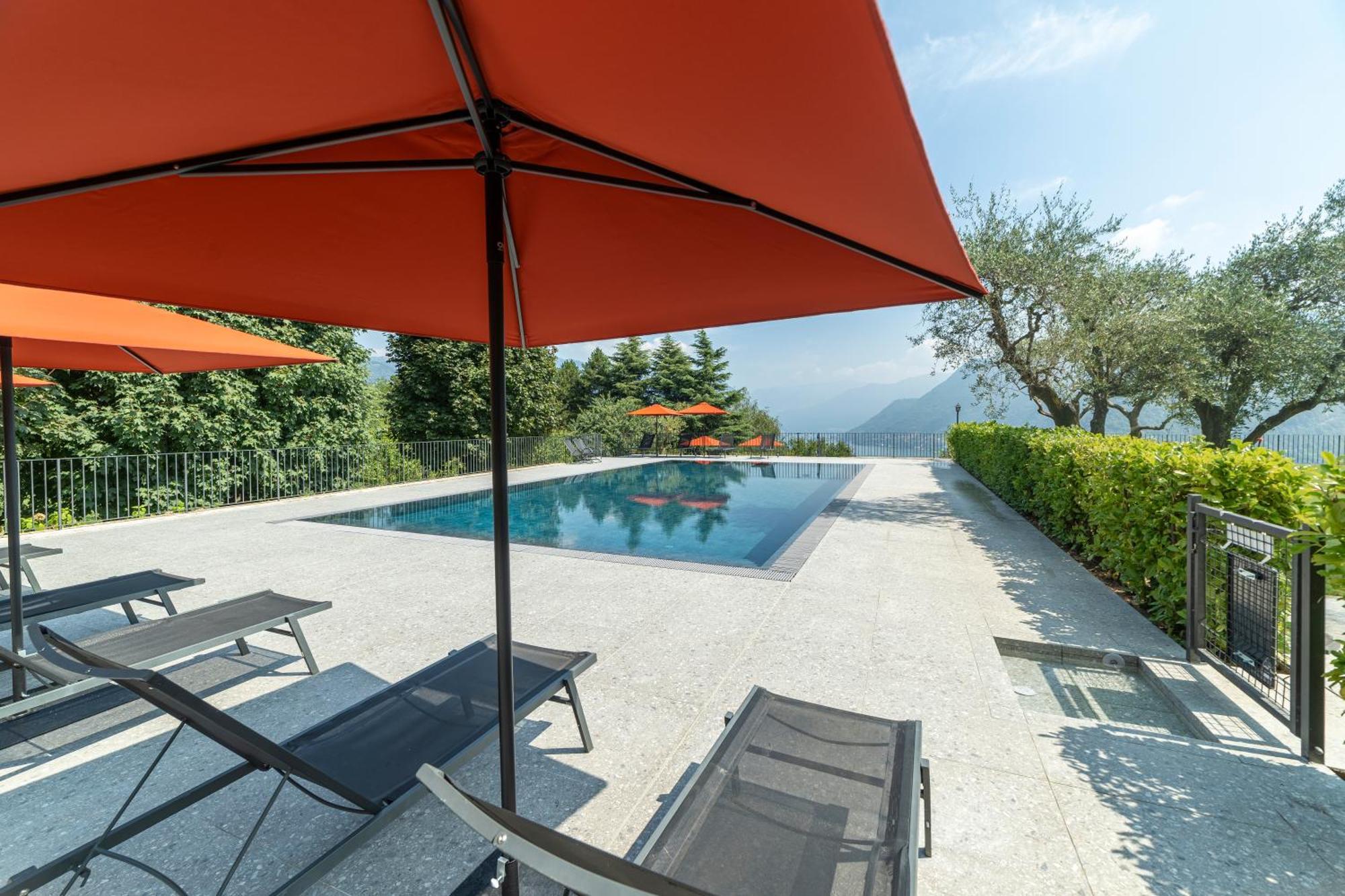 Alex'S Luxury Lake View Apt Pool And Tennis Como Eksteriør bilde
