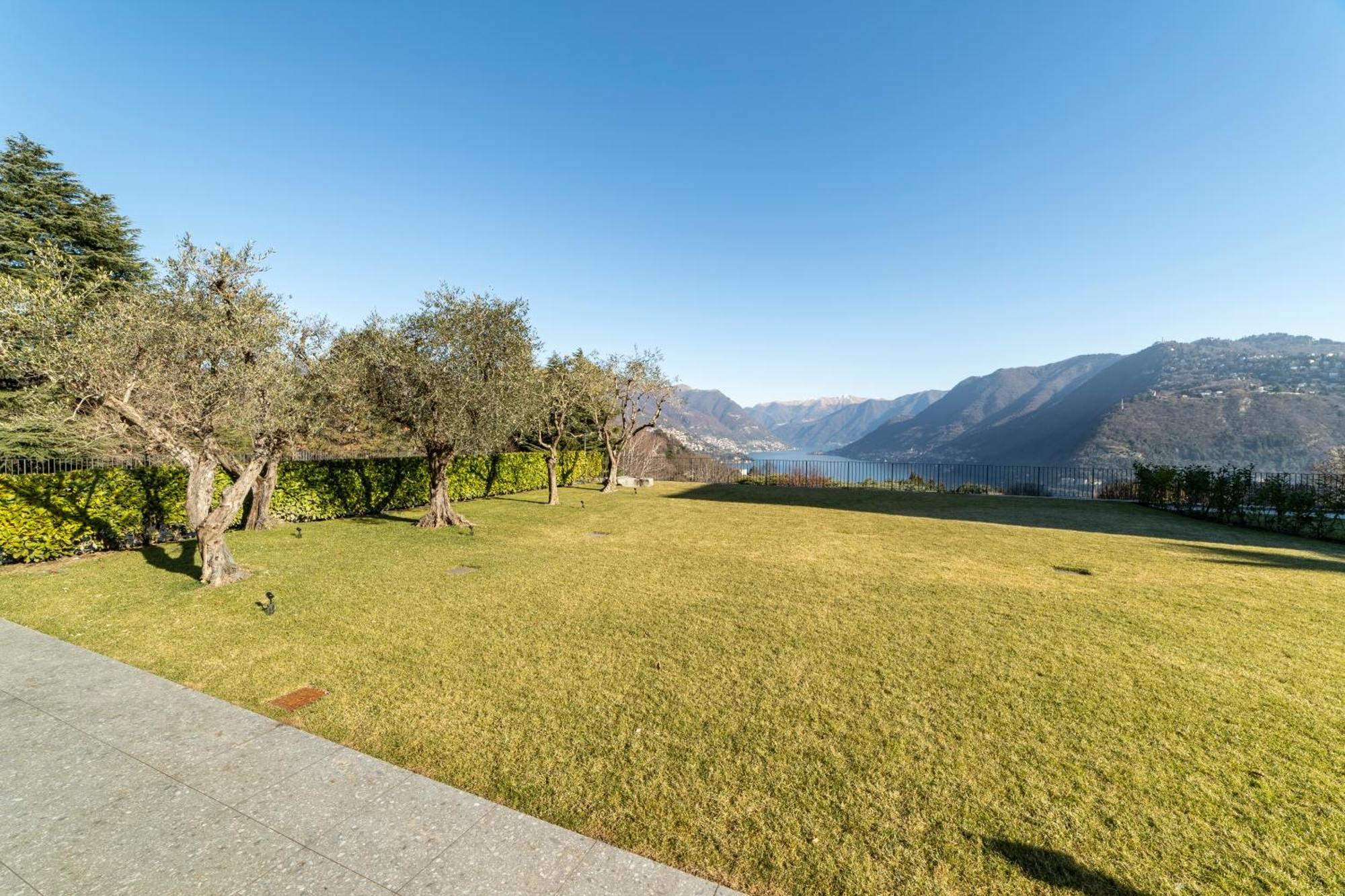 Alex'S Luxury Lake View Apt Pool And Tennis Como Eksteriør bilde